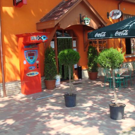 Platan Panzio Bed & Breakfast Nagyszenas Ngoại thất bức ảnh