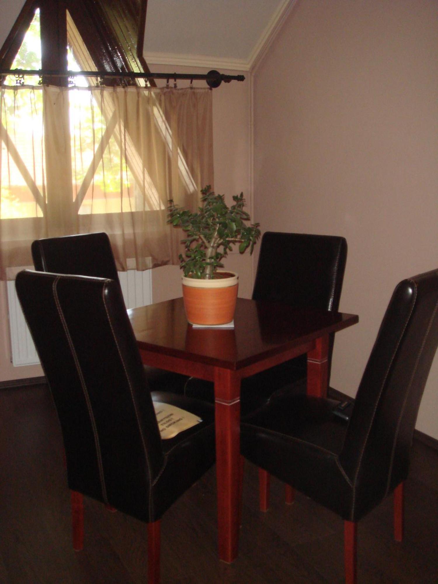 Platan Panzio Bed & Breakfast Nagyszenas Ngoại thất bức ảnh