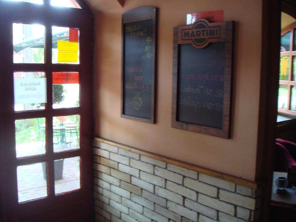 Platan Panzio Bed & Breakfast Nagyszenas Ngoại thất bức ảnh